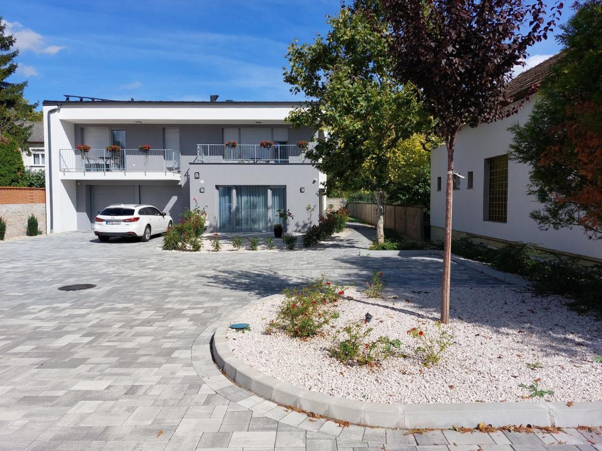 Linden Apartman 001 - Adults Only Apartment